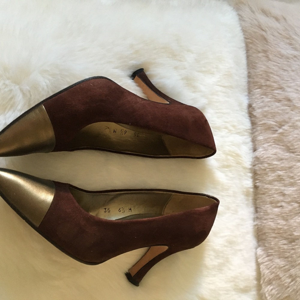 Evan Picone Feather Construction Heels
